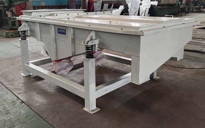 Peanut vibrating screen